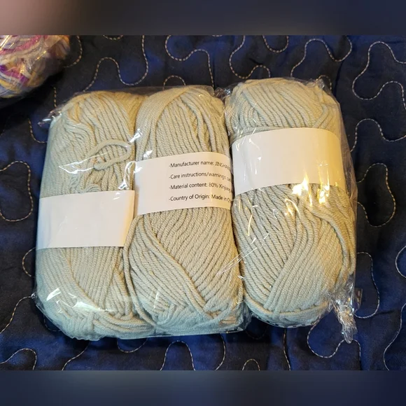 6 Skeins of Milk Cotton Yarn : 3 skeins Grey and 3 skeins purple yellow pink - Picture 2 of 8